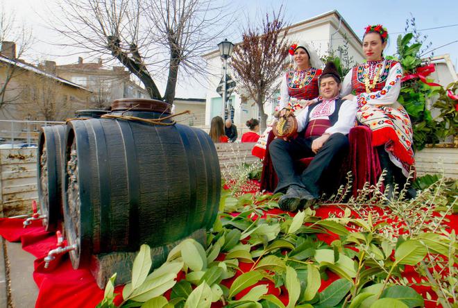 Трифон Зарезан – денят на виното и веселието